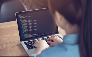  ,php子類可以繼承父類所有成員？